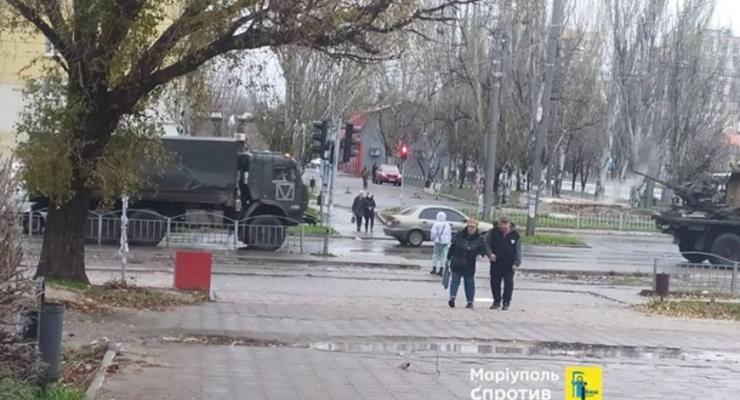 В Мариуполе заметили колонну, среди которой авто военной полиции РФ