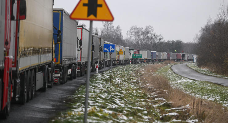 Блокада границы: в Польше умер еще один украинский водитель грузовика
