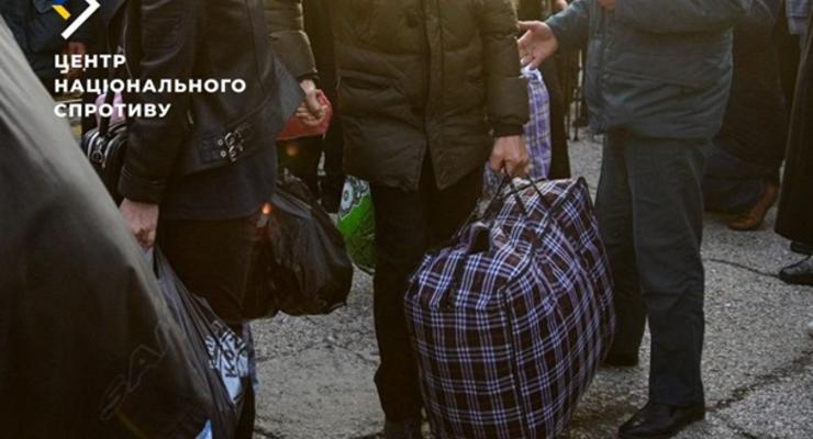 Захватчики продолжают депортировать украинцев - ЦНС