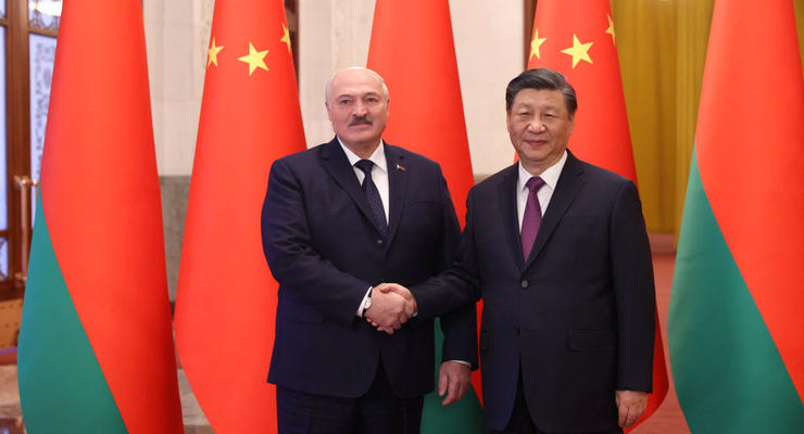 Лукашенко встретился с Си Цзиньпином в Китае