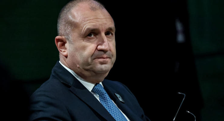 Президент Болгарії ветував угоду про постачання Україні БТРів