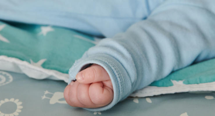 На Прикарпатье посреди улицы нашли тело новорожденного ребенка, - полиция