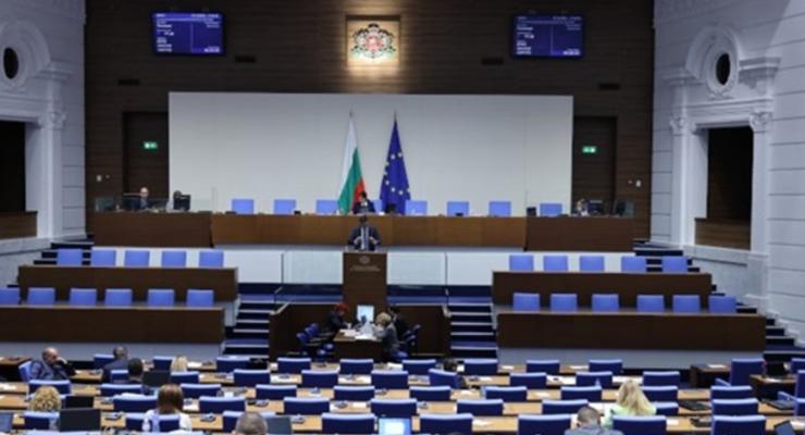 БТР для Украины будут: парламент Болгарии преодолел вето президента