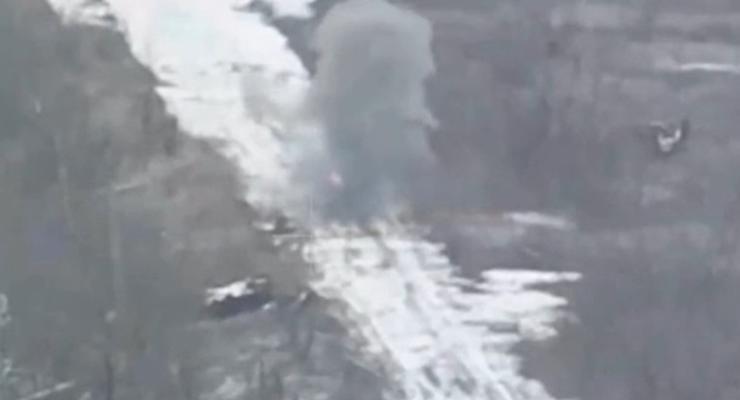 Украинский FPV уничтожил колесный дрон врага - ВСУ