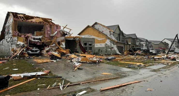 В США погибли шесть человек из-за мощных торнадо