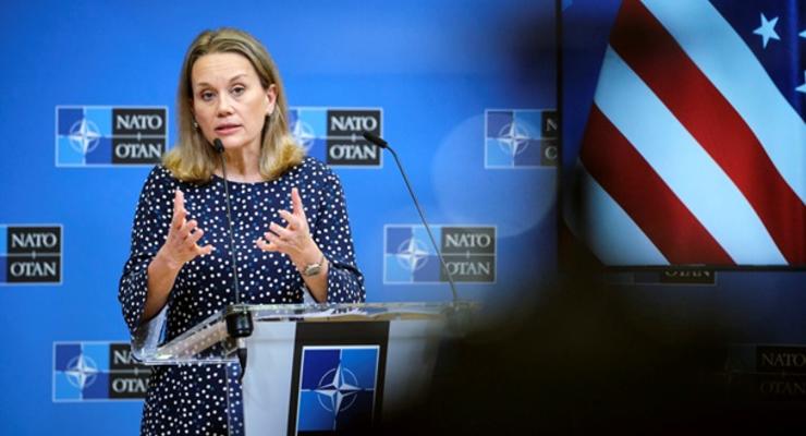 НАТО не собирается ждать, пока Россия возобновит армию - посол США