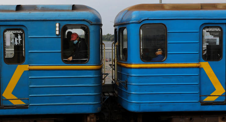 В Киеве закроют еще две станции метро