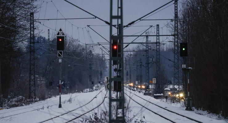 У Польщі з рейок зійшов вантажний потяг: в “Укрзалізниці” попередили про затримку рейсів