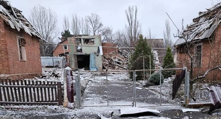 Россияне ударили КАБами по поселкам Донбасса, есть раненые