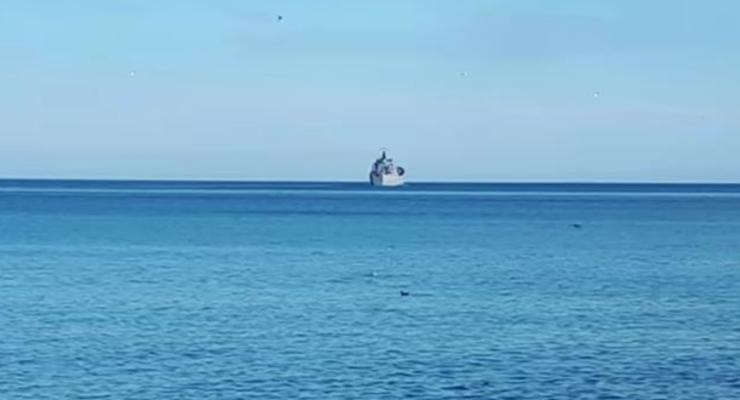 СМИ: Из бухты Феодосии ушли два российских корабля