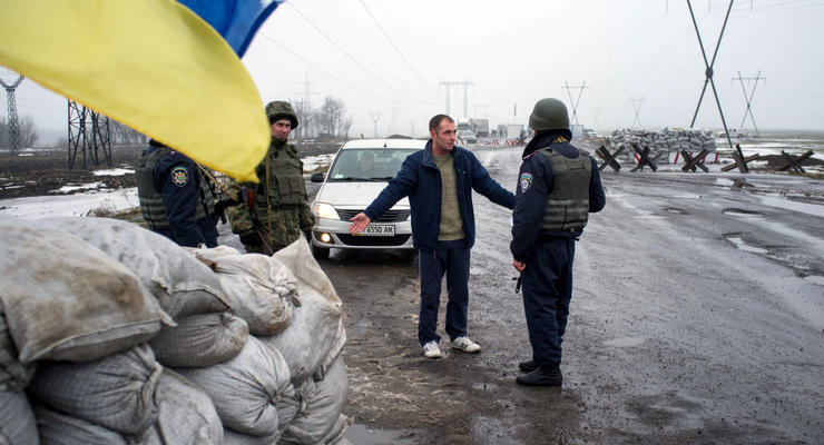 Выдают ли повестки на блокпостах в Киеве: ответ КГВА