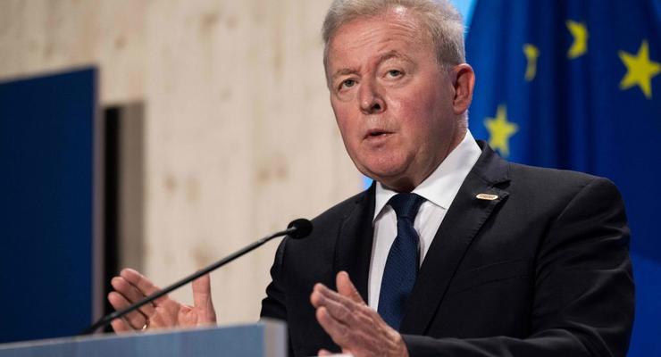 Еврокомиссар из Польши пригрозил заблокировать беспошлинную торговлю Украины с ЕС
