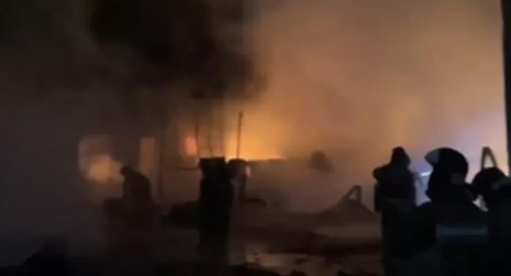 Столица в огне: появились видео пожаров в Москве и Подмосковье