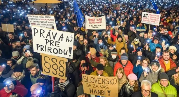 В Словакии прошли массовые митинги против правительства Фицо