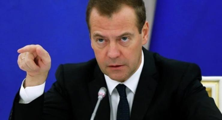 Медведев угрожает Британии войной из-за прибытия Риши Сунака в Киев