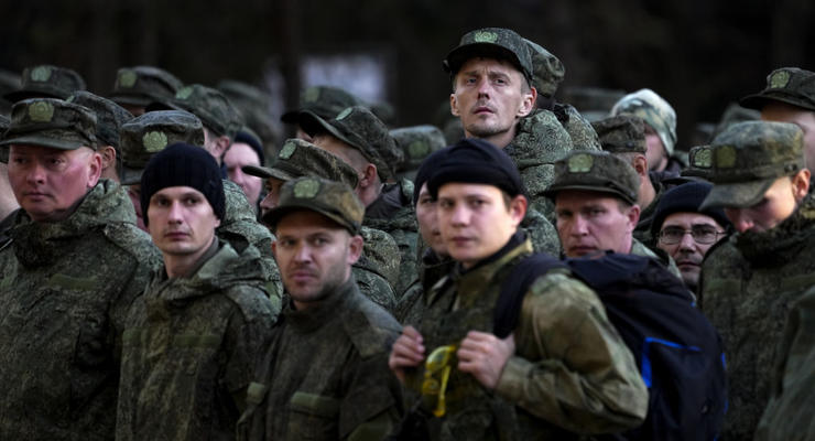 Росія суттєво завищує чисельність своєї армії, - британська розвідка