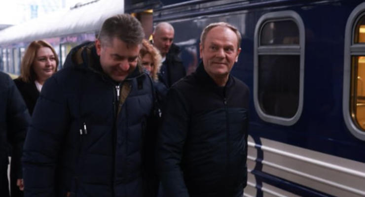 Туск приехал в Киев в День Соборности Украины