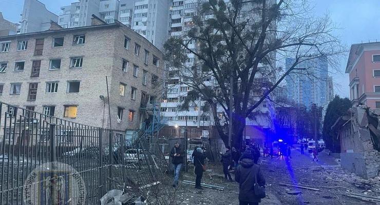Ракетна атака на Київ: пошкодження у чотирьох районах, 18 поранених