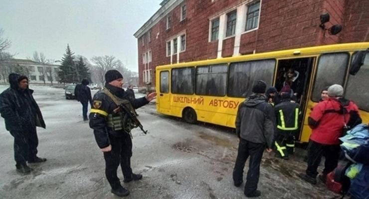 В Донецкой области объявили принудительную эвакуацию детей