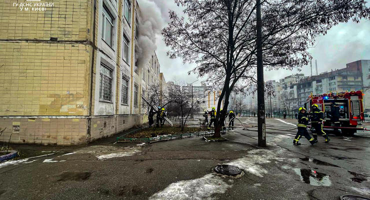 В Киеве горела школа: детей перевели на дистанционное обучение