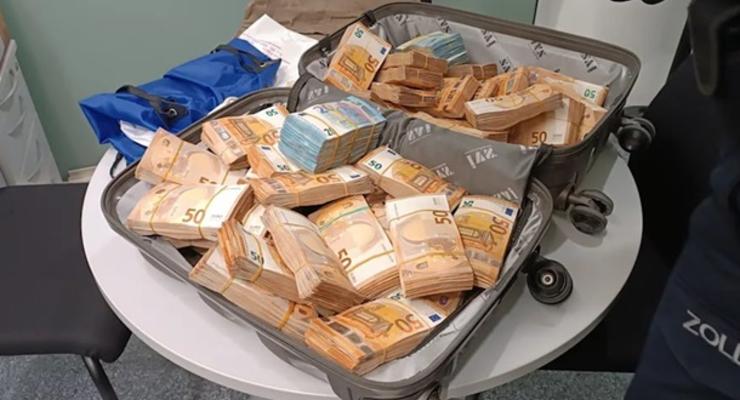 В Германии задержали украинского пенсионера с 500 тыс. евро в чемодане