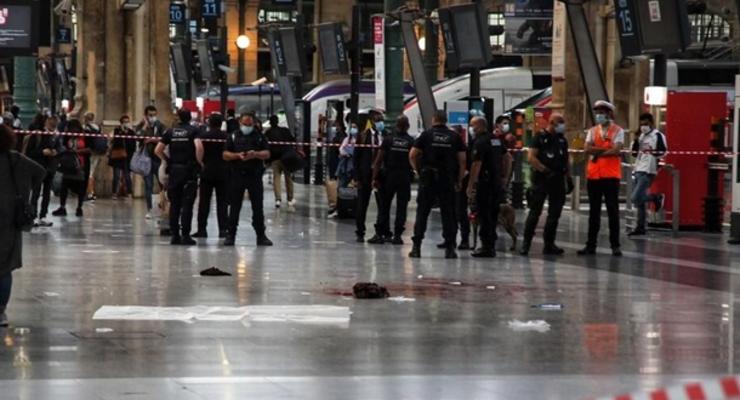 На вокзале Парижа мужчина с ножом напал на людей