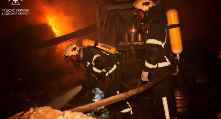 В Одессе произошел пожар на складе