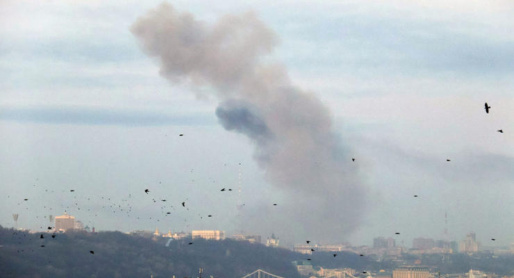 Россия атаковала Киев: обломки упали в двух районах, 6 пострадавших