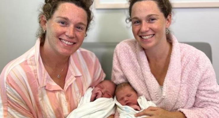 В Австралии сестры-близнецы одновременно родили детей