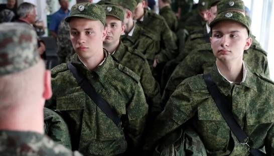 РФ планирует отправлять срочников на фронт - ЦНС