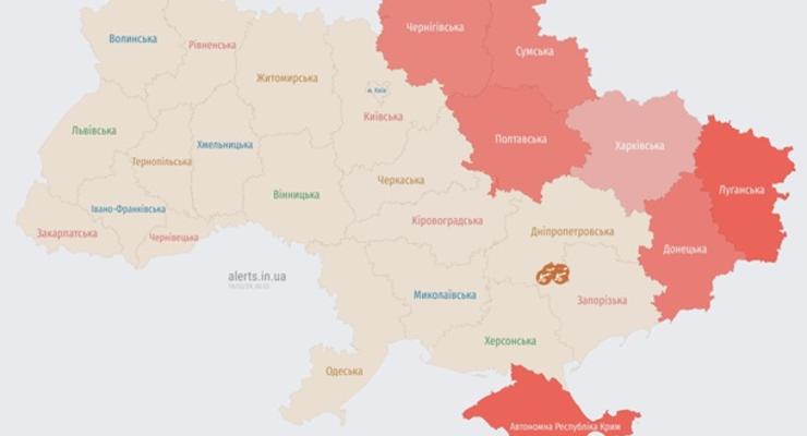 В ряде областей объявлена воздушная тревога, на Харьковщине слышны взрывы