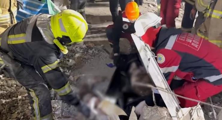 В Одесі під завалами знайшли тіло немовляти