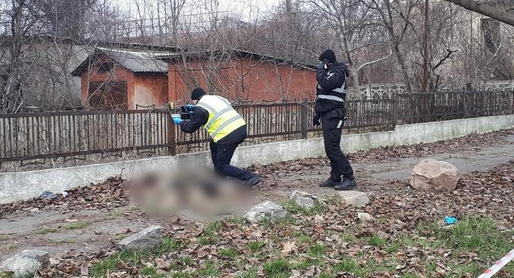 В Одесской области нашли мертвого мужчину в военной форме, - полиция