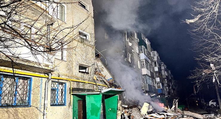 "Шахеды" РФ ударили по жилому дому в Сумах: есть погибшие и раненые