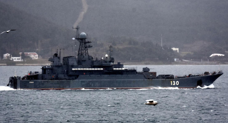 Россия пытается замаскировать свои самолеты и корабли от атак, но тщетно, - британская разведка