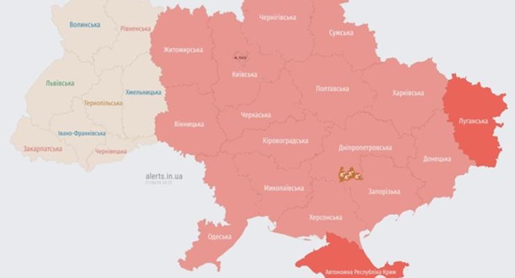Большую часть Украины охватила воздушная тревога