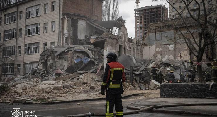 Утренний обстрел Киева: Кличко показал разрушенный корпус академии искусства и дизайна