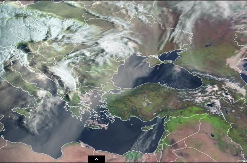 Спутниковый снимок на котором видно пыль из Сахары, которая добралась до Украины / facebook.com/UkrHMC
