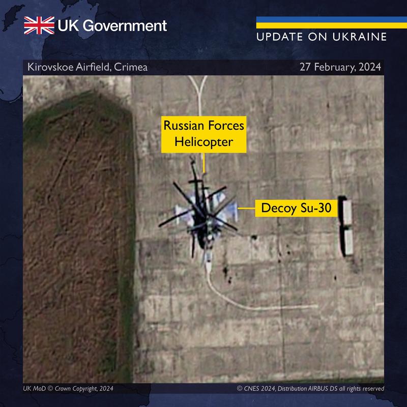 У британській розвідці показали, як Росія маскує від атак літаки на авіабазах / twitter.com/defencehq