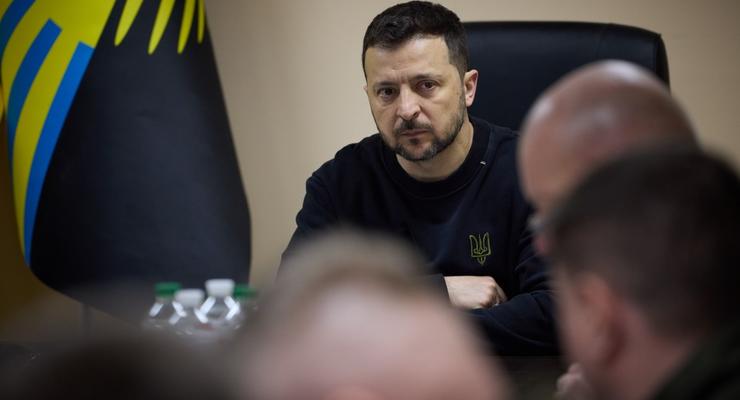Зеленский в Донецкой области посетил раненых защитников и осмотрел фортификации