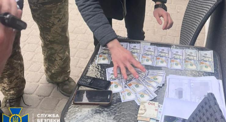 Военный со Львовщины "продал" уклонисту выезд за границу под видом "служебной командировки" - СБУ