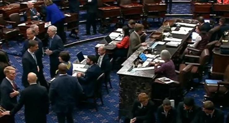 Сенат США проголосовал за сокращенную процедуру рассмотрения помощи Украине