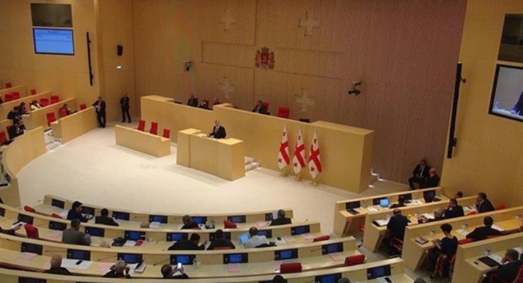 Парламент Грузии утвердил закон об "иноагентах" во втором чтении