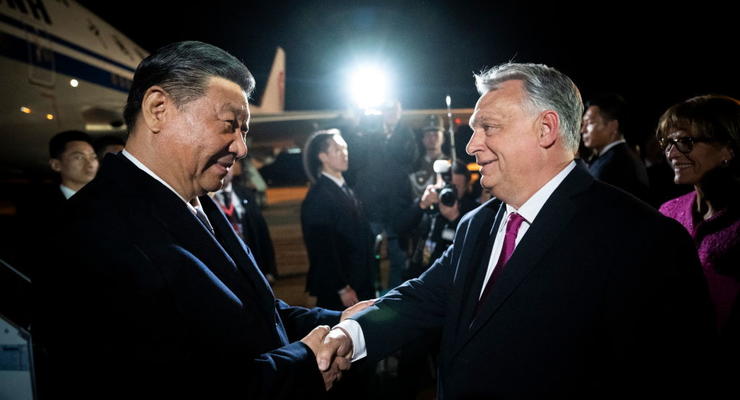 Си Цзиньпин прибыл в Венгрию, где обсудит войну в Украине