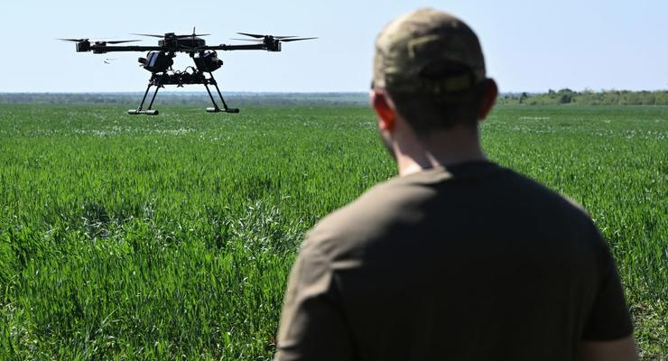 Сезон охоты на оккупантов в разгаре: ВСУ показали, как дроны охотятся на оккупантов