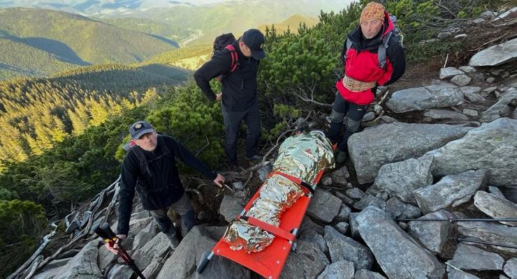 В Карпатах спасли туристов, которые не оценили сложности маршрута в горах