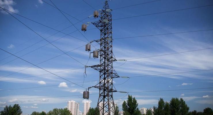 Для відновлення енергосистеми України потрібно підвищувати тариф на електроенергію, але зберегти субсидії малозабезпеченим, - експерт