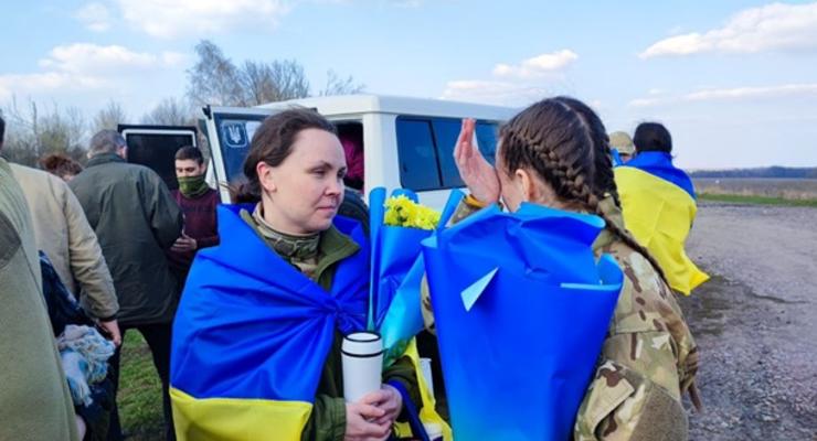 РФ удерживает в неволе более 400 украинок