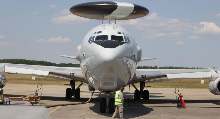 Радиолокационный самолет, БТР и ракеты: Швеция предоставляет Украине рекордный пакет военной помощи