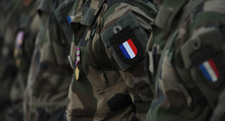 Франция может отправить несколько сотен инструкторов в Украину для обучения войск, - Reuters